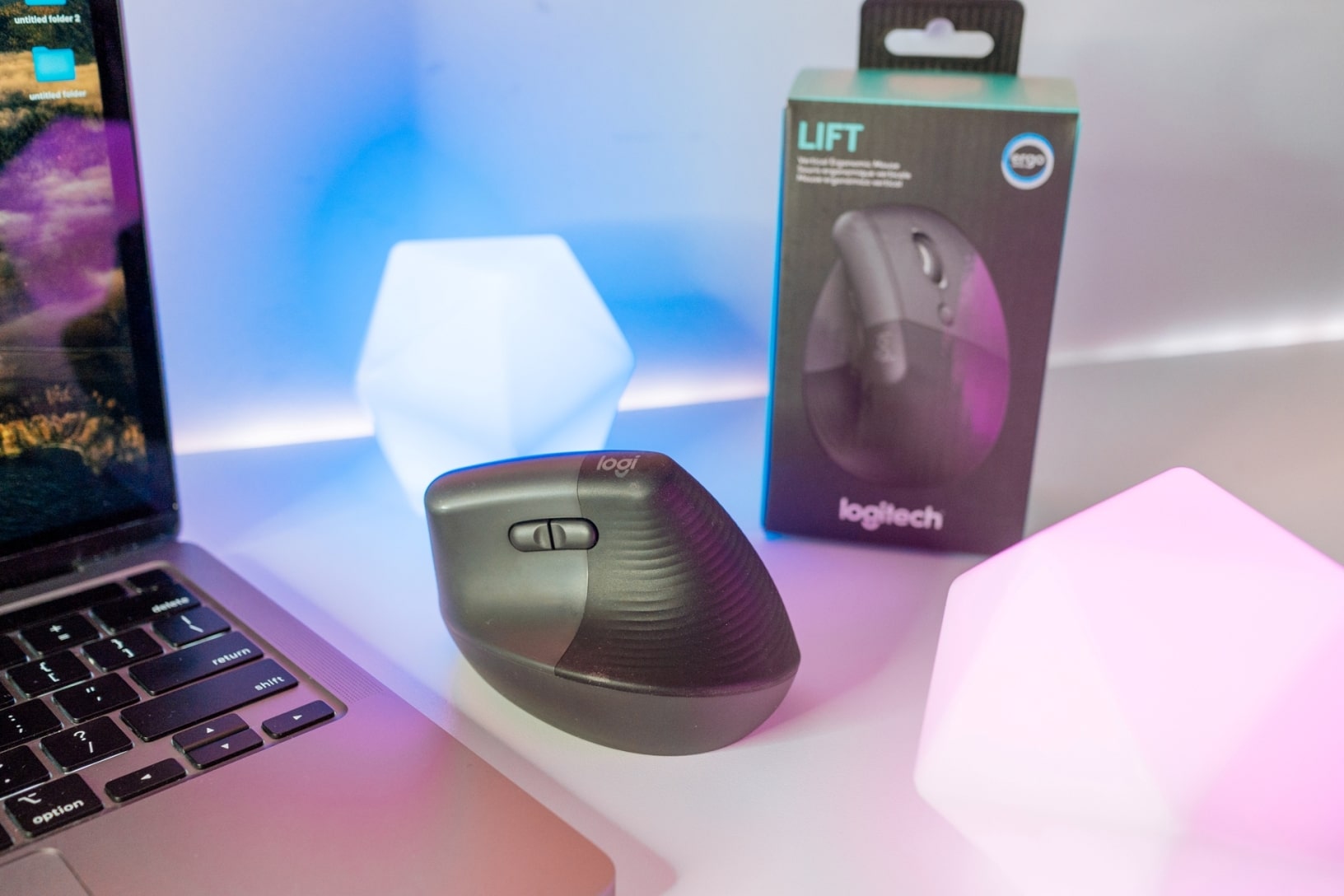 Logitech Lift Ergonomic Mouse Review: Silent Comfort 