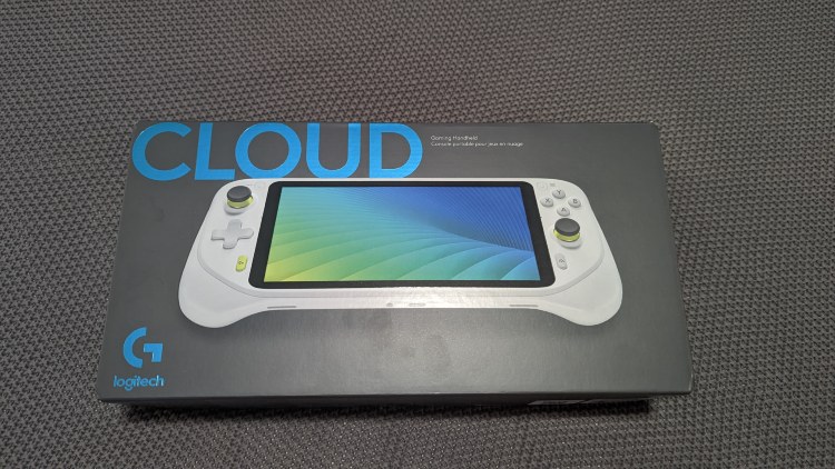 Logitech G CLOUD Gaming Handheld Unboxing & First Impressions