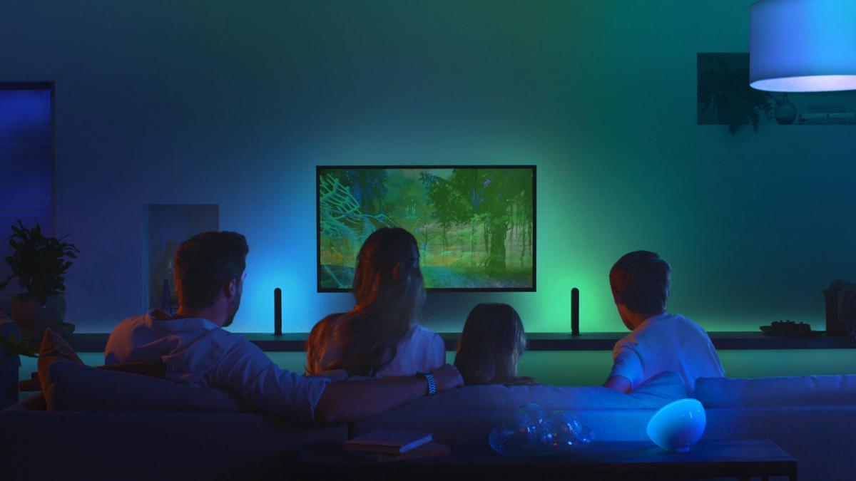 добавление света в медиа- или телевизионную комнату