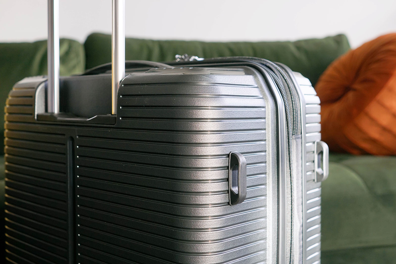 Évaluation de la grande valise rigide extensible de 24 pouces Rome de  Verage - Blogue Best Buy