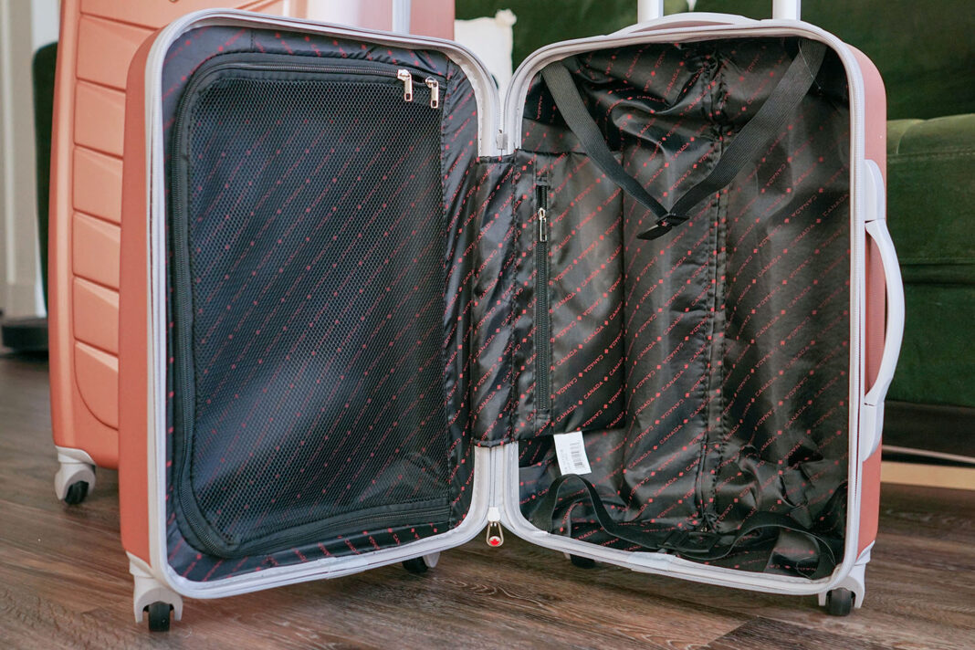 Jetstream Canada Collection 2Piece Luggage Review