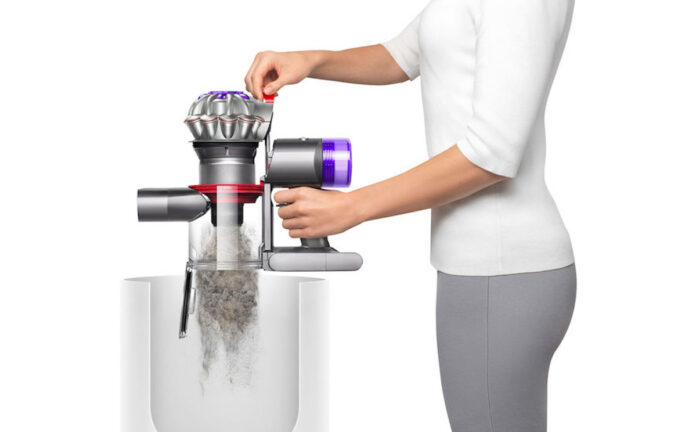 Dyson V8 how to clean a vacuum