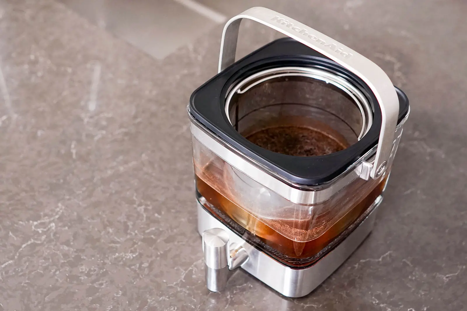 KitchenAid-Cold-Brew-Coffee-Maker-review-8