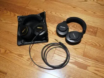 SRH840A and SRH440A headphones