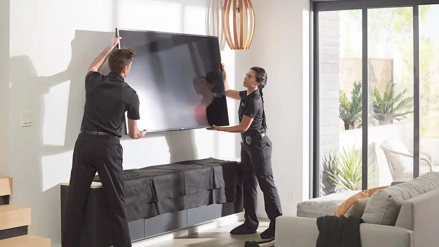 mounting-your-TV-with-Geek-Squad