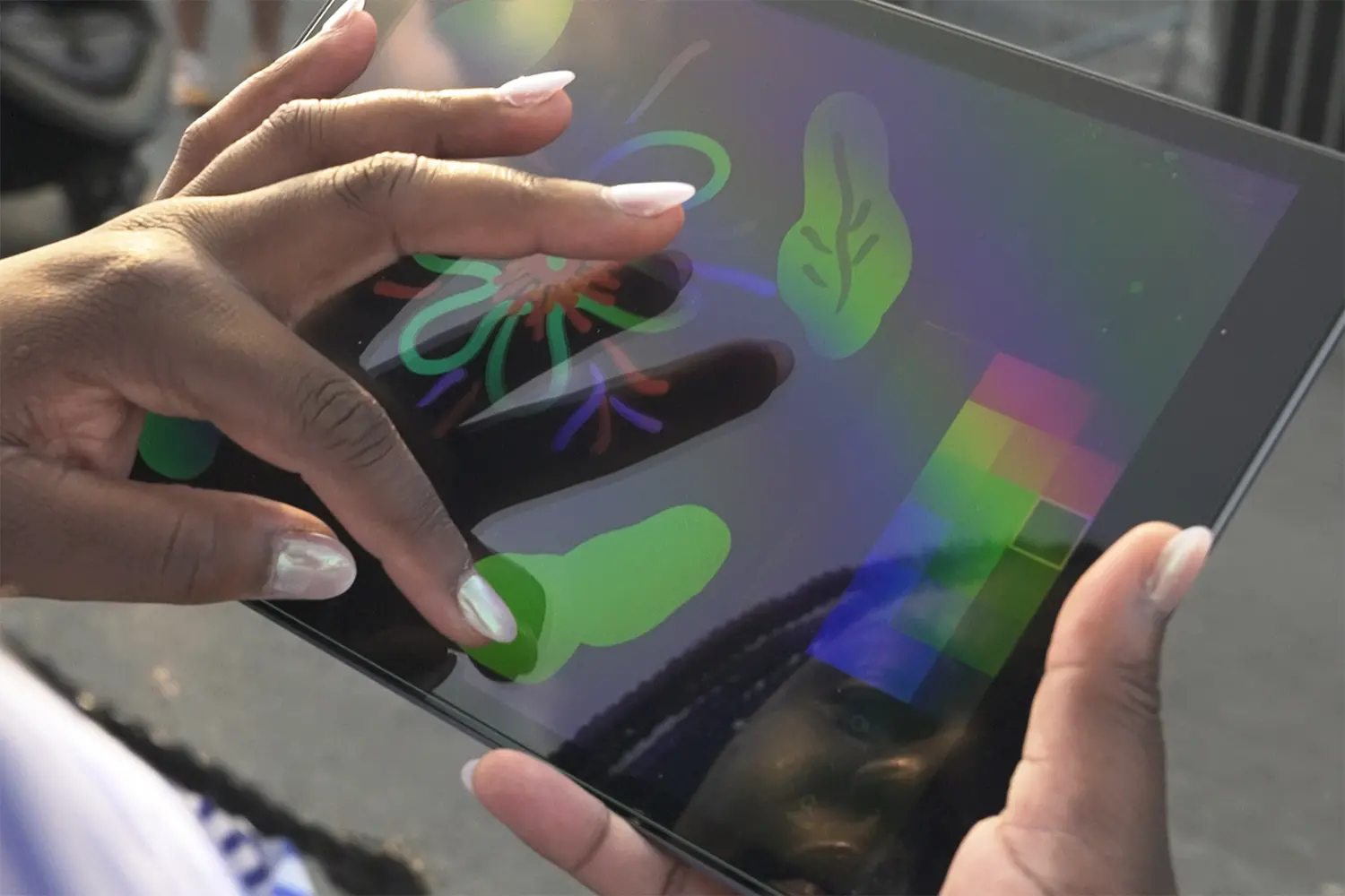 Best Buy was at the MURAL Festival in Montreal with fun activities for everybody. Learn about the event and how tech can help you create art.