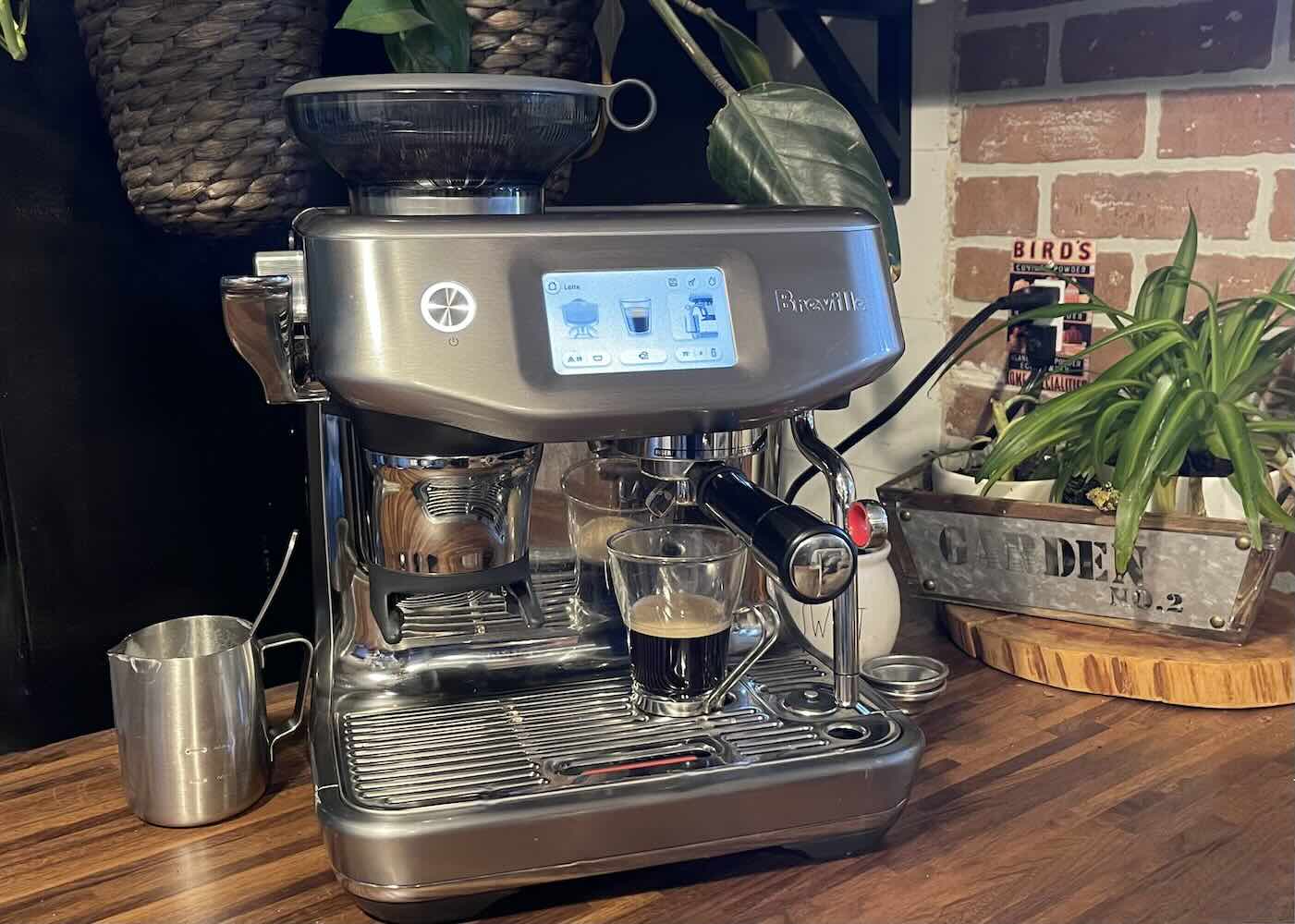 Améliorez le goût de votre café : guide de base pour le nettoyage de votre  machine à espresso - Blogue Best Buy