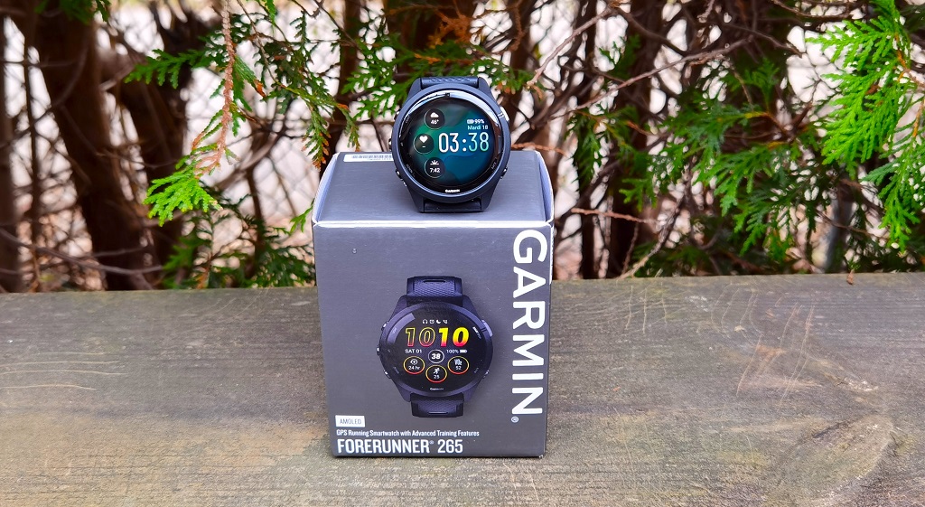 Garmin Forerunner® 265  Montre GPS connectée pour les runners