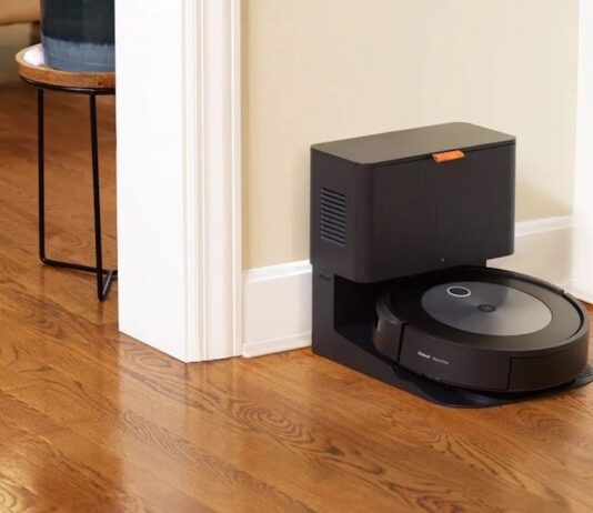 iRobot Roomba j7 premium vacuum gift