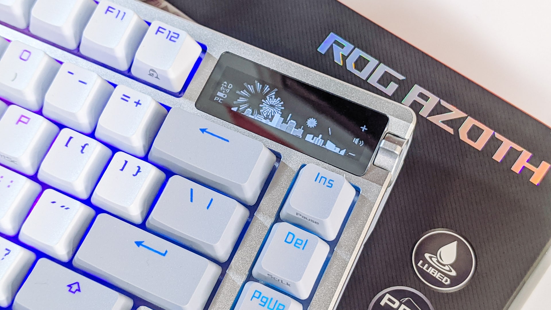 Test de l'Asus ROG Azoth : notre avis sur ce clavier gamer