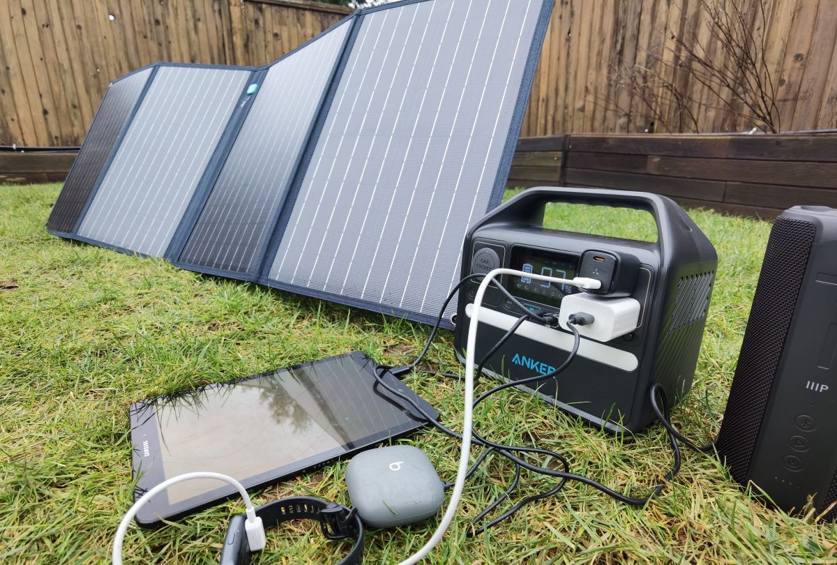 SOLIX 522 Power Station and SOLIX 625 Solar Panel review