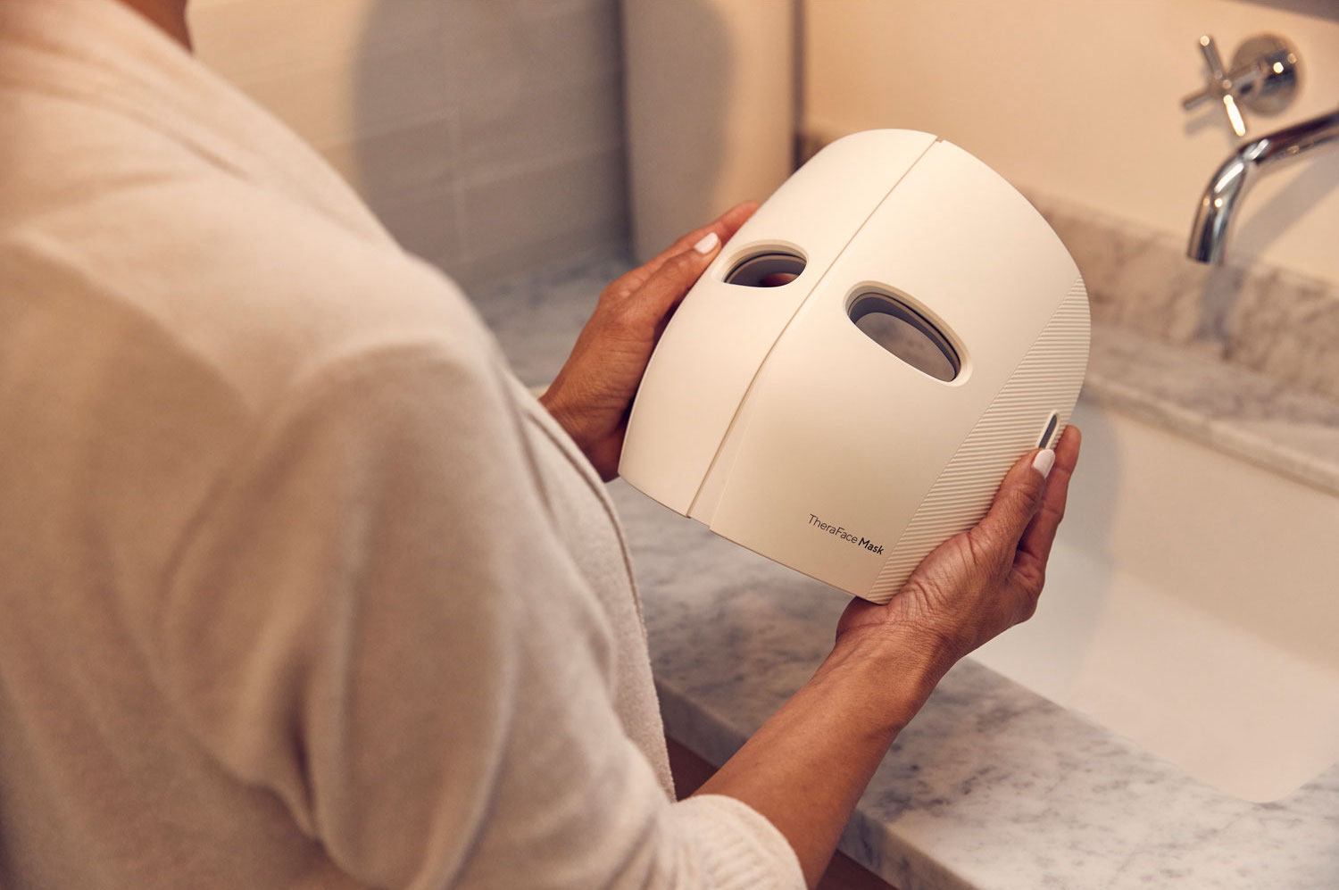 light therapy face mask overview