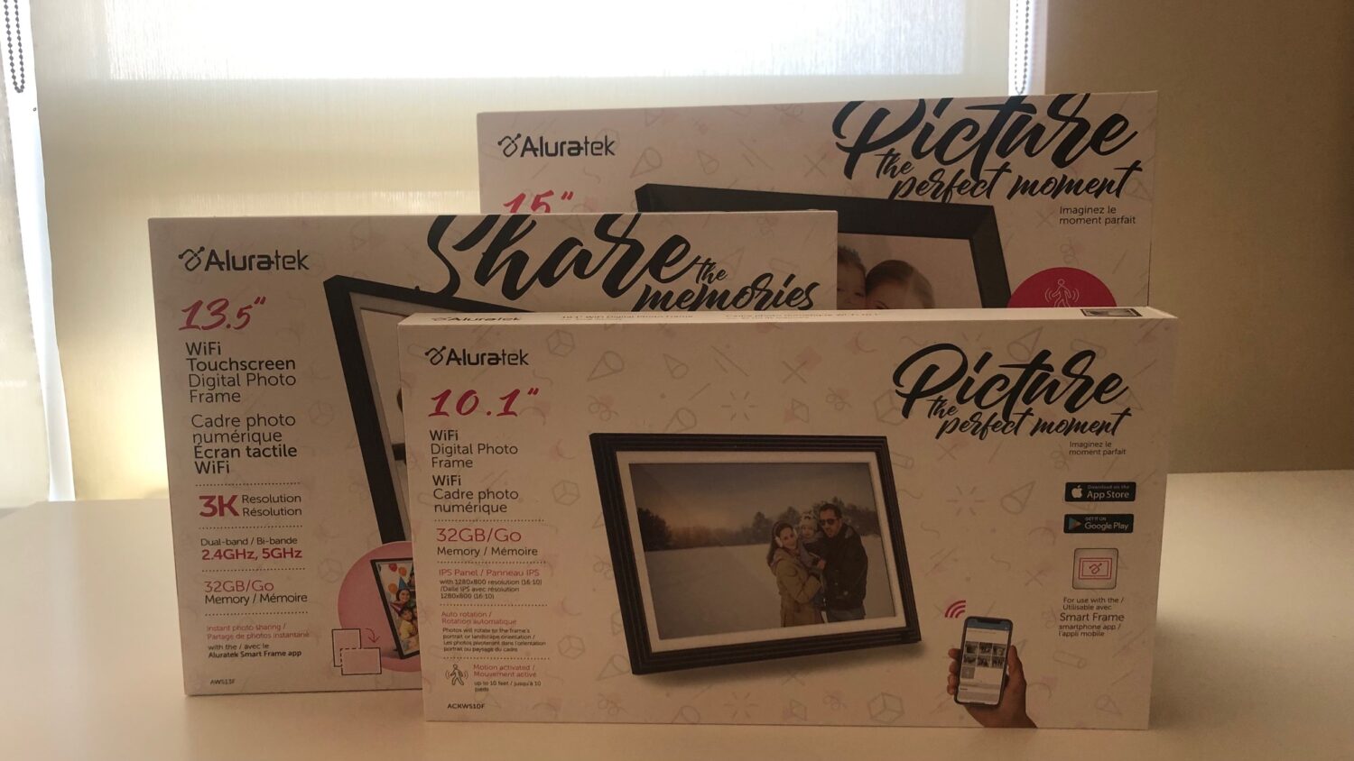 Boxes of the Aluratek digital photo frame