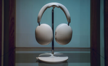 Sonos Ace noise cancelling headphones
