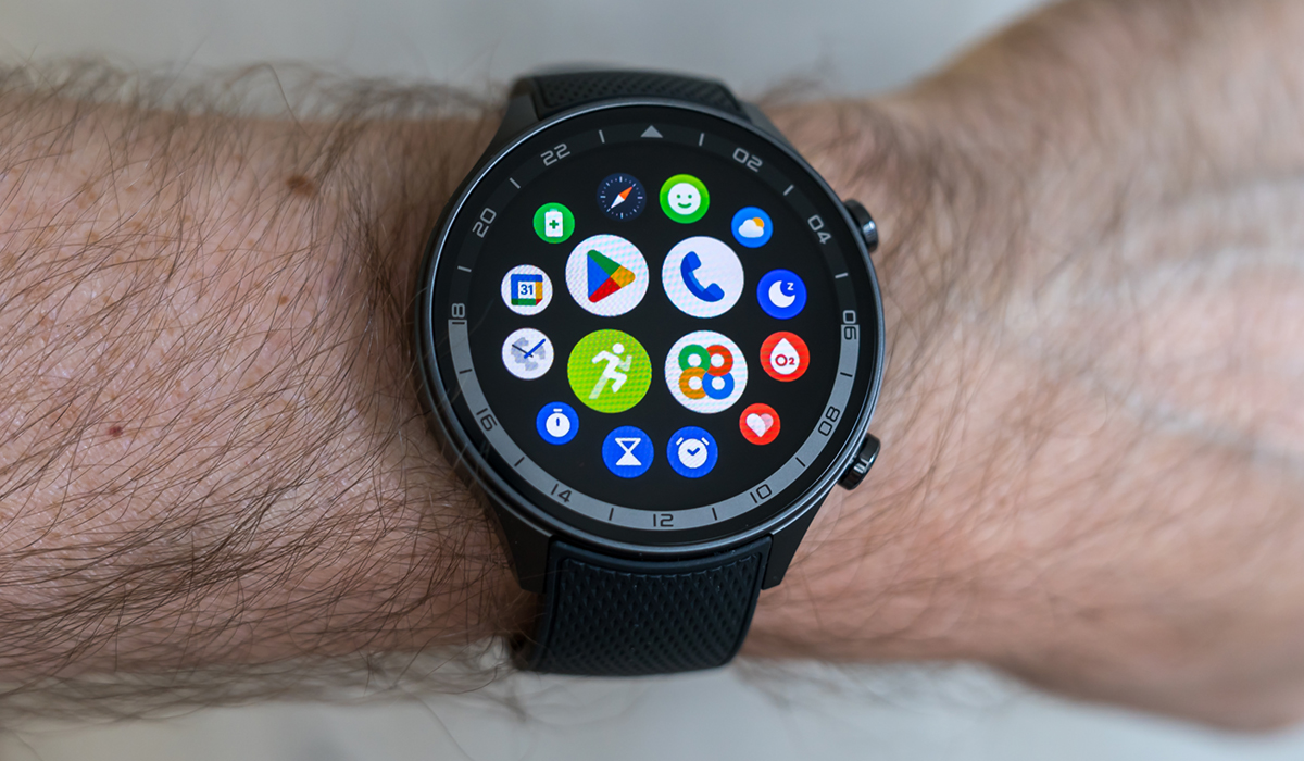 OnePlus Watch 2R app launcher.