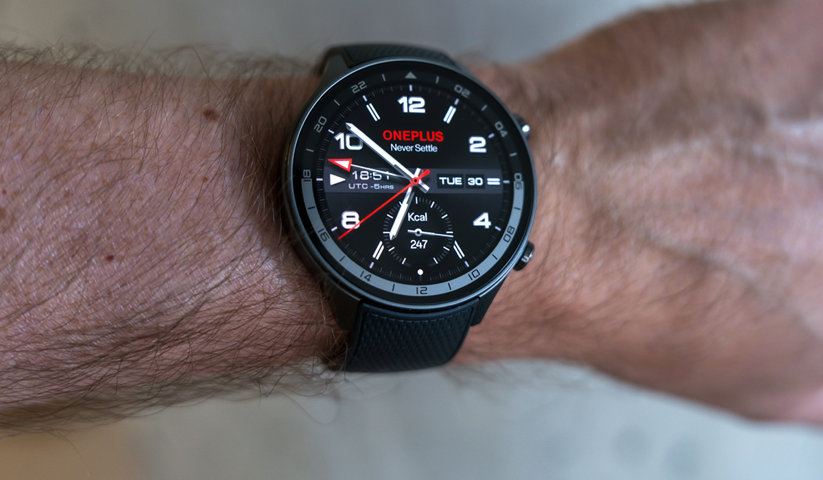 OnePlus Watch 2R with main watch face.