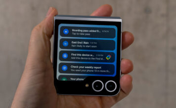 Samsung Galaxy Z Flip6 Cover Screen with notifications.