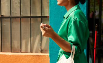 Woman wearing an Oura ring