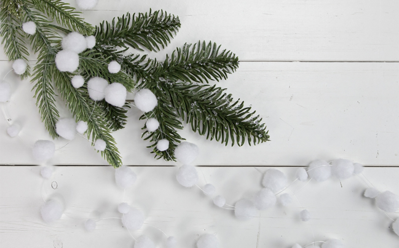 Snowball Christmas garland