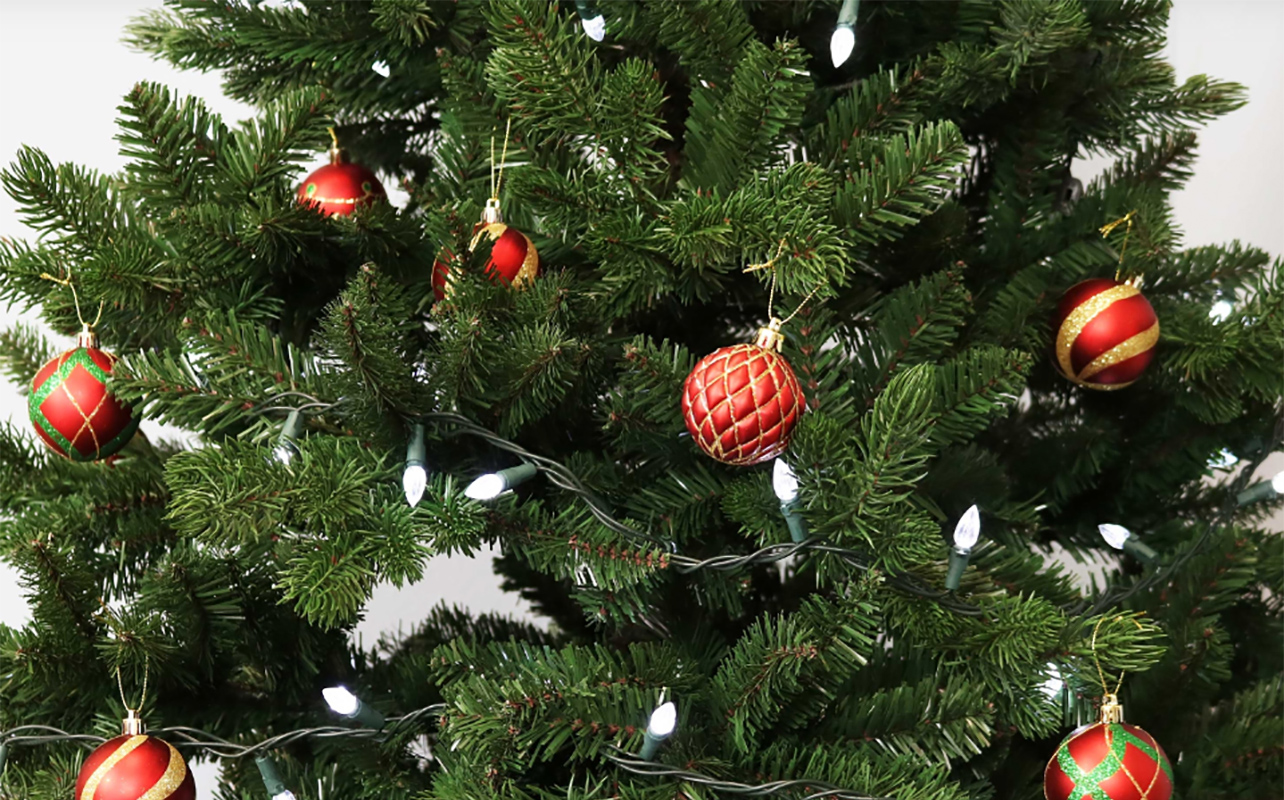 Sunnydaze ornaments on a Christmass tree