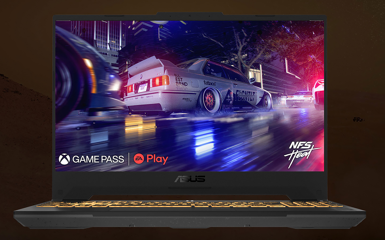 Le portable de jeu affiche NFS heat racing à l'écran.