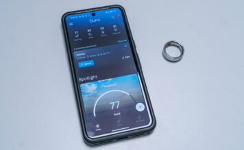 Oura Ring 4 next to Oura app on Android phone.