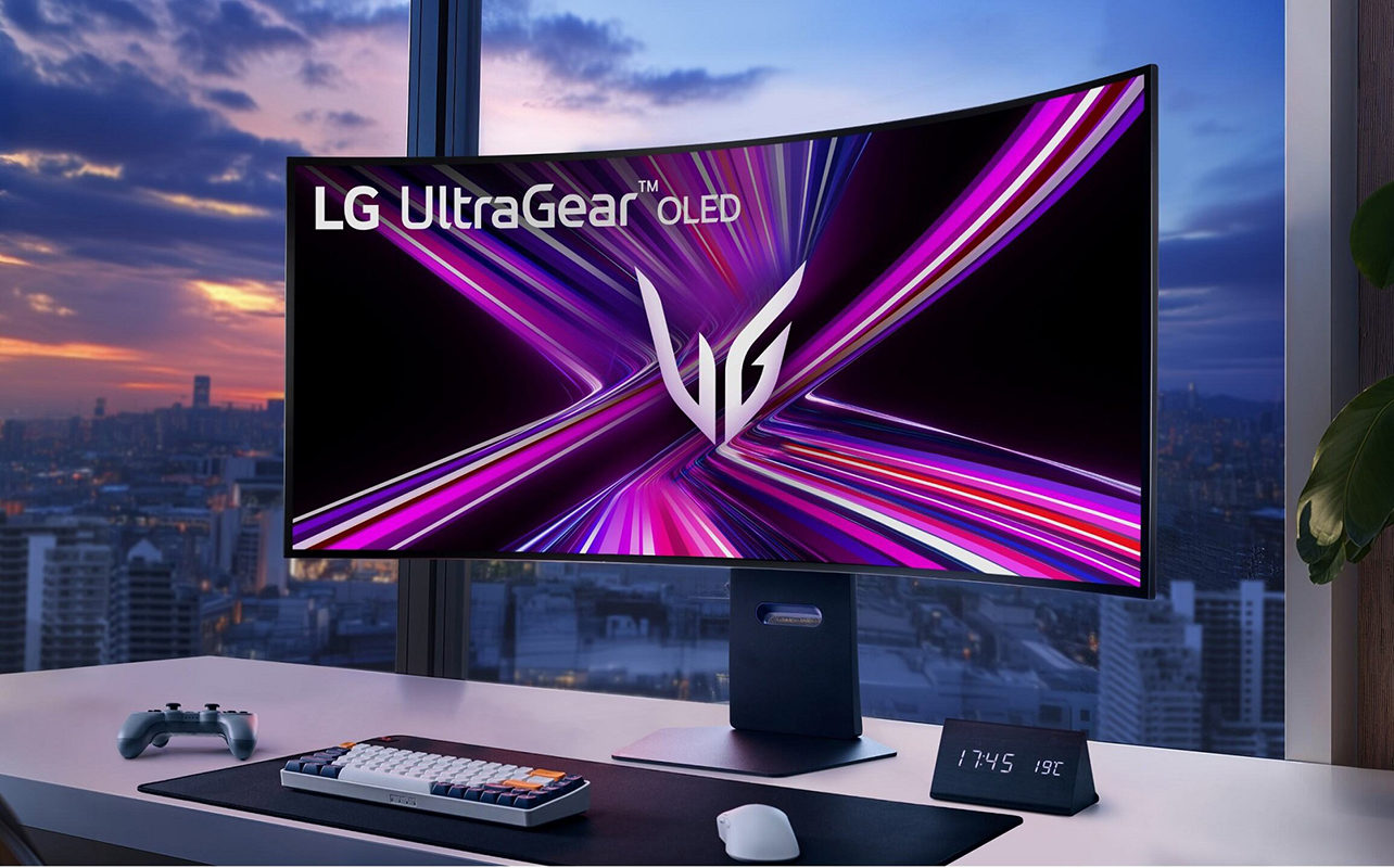 The look of the new LG UltraGear GX9 bendable 5K2K gaming monitor