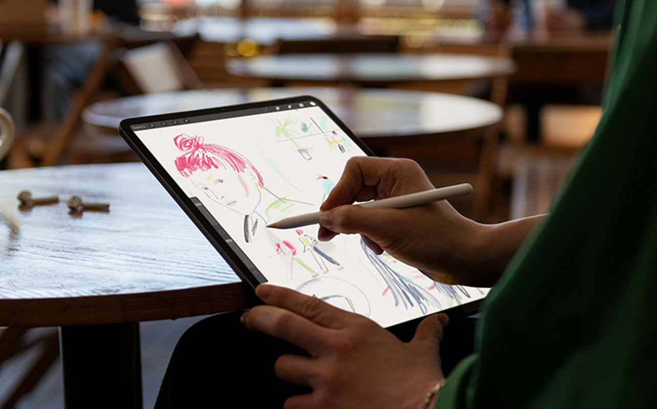Dessinez sur un iPad Pro avec un Apple Pencil. 