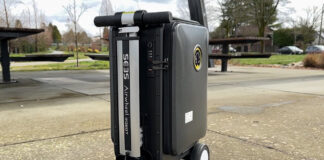 Airwheel SE3S smart ride-on luggage review