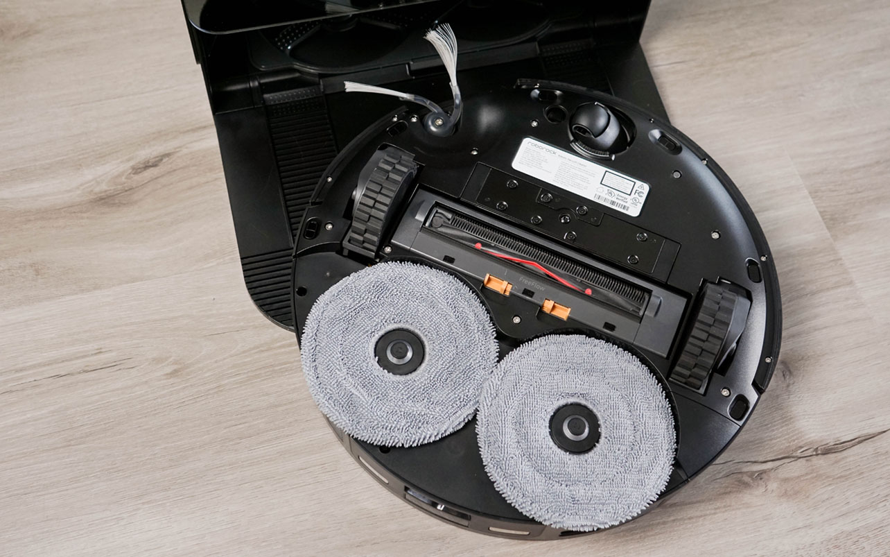 Roborock Z70 robot vacuum mop bottom