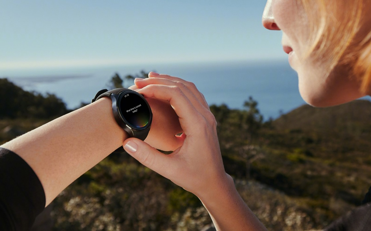 A OnePlus Watch 2 on a wrist.