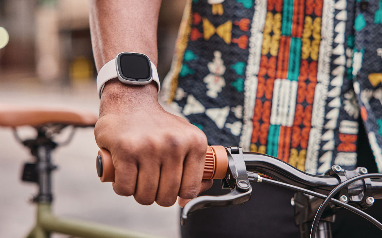 smartwatch vs fitness band for school
