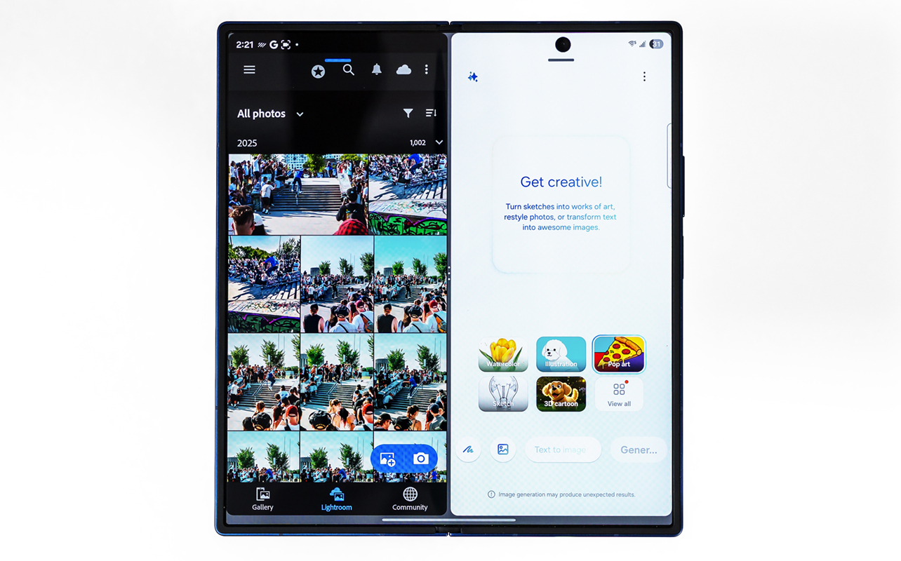 Two apps running side by side on Samsung Galaxy Z Fold7.