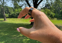 Ultrahuman Ring Air on finger outside