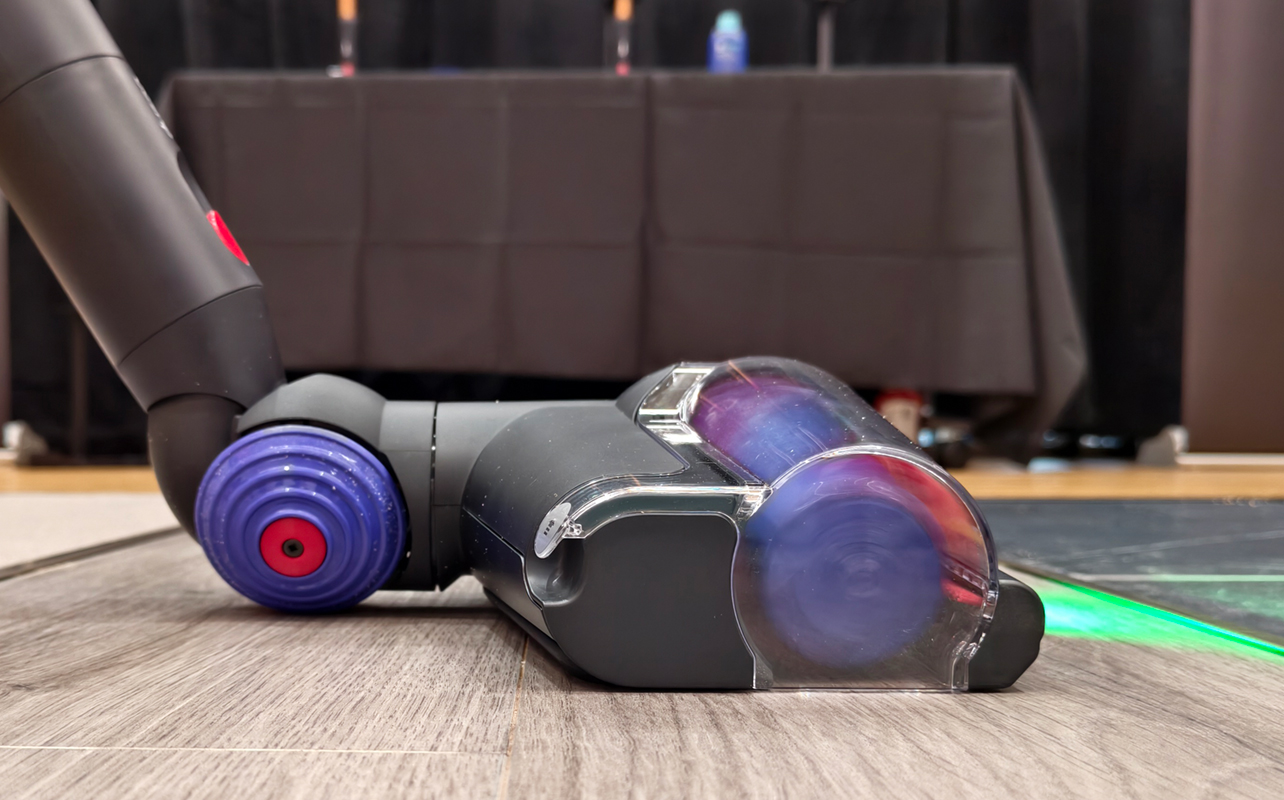 Dyson V16 Piston Animal floorhead viewed from the side on the floor.