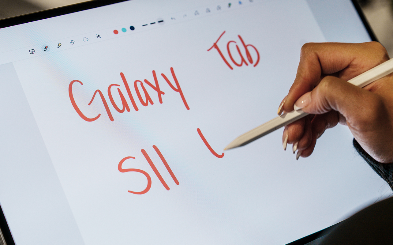 Writing on the Samsung Galaxy Tab S11 with the S Pen.