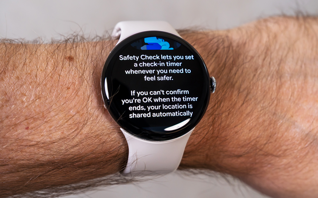 Google Pixel Watch 4 Safety Check setup.