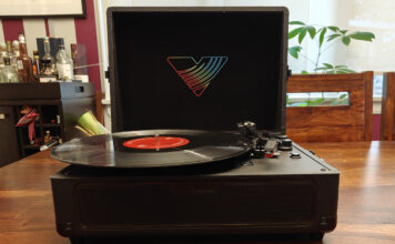 Victrola Journey Glow record player