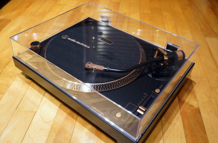 AT-LP120XUSB turntable
