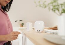 Nest Wi-Fi Mesh is getting connected by a user.
