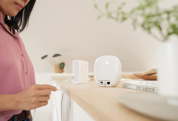 Nest Wi-Fi Mesh is getting connected by a user.