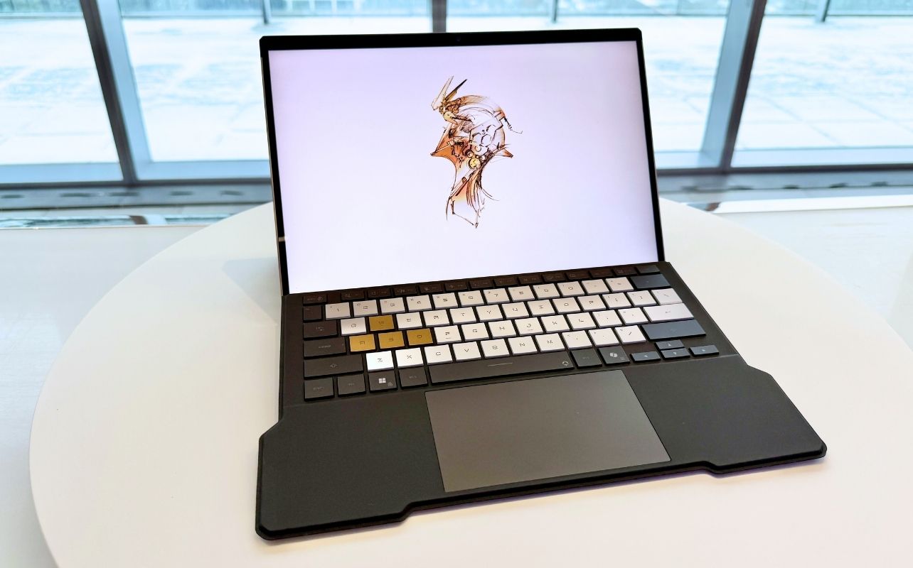 The ROG x Kojima Productions Flow on display.