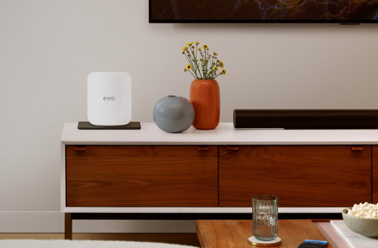 Eero 7 Wi-Fi router on a table.