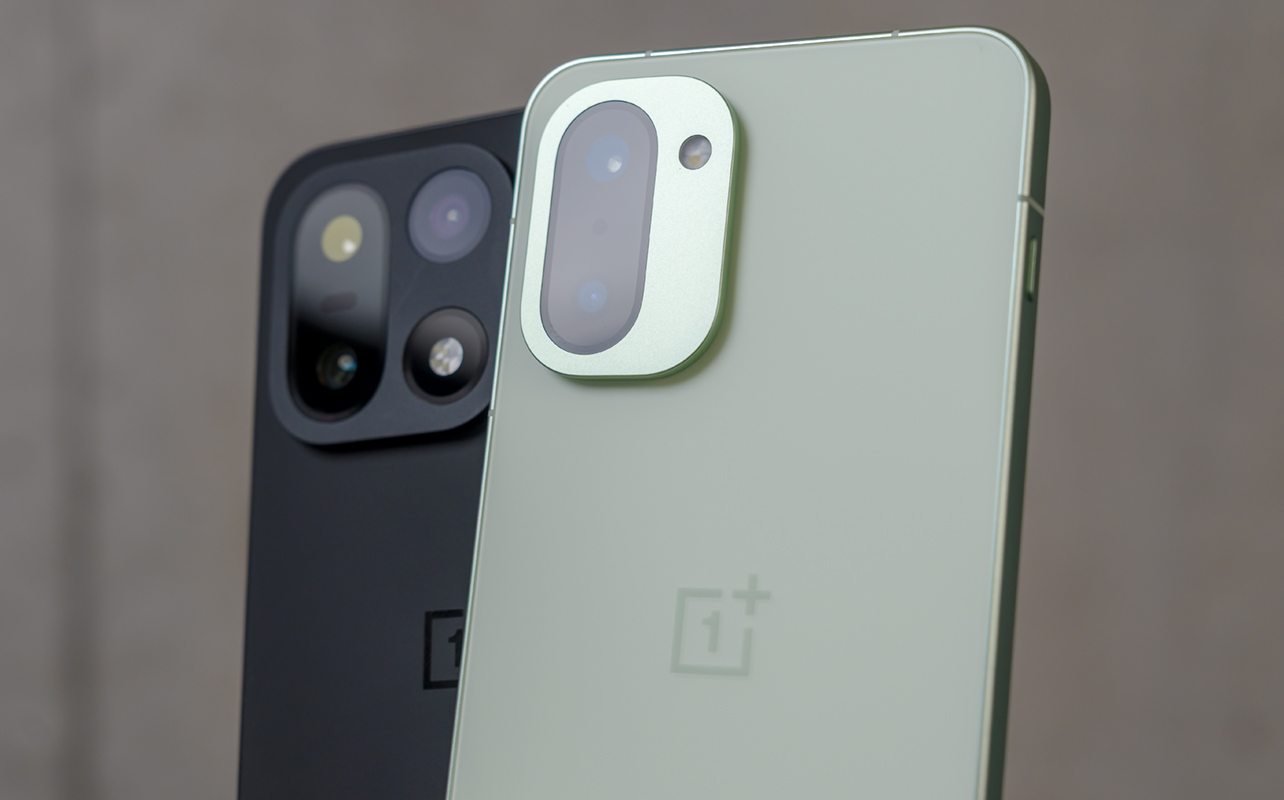 Closer look at camera modules on OnePlus 15 and 15R.