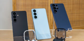 Samsung Galaxy S26 and Buds4 lineup together.