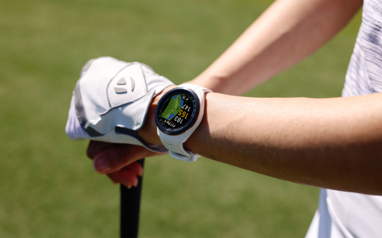 Garmin Approach S70 Golf GPS Smartwatch