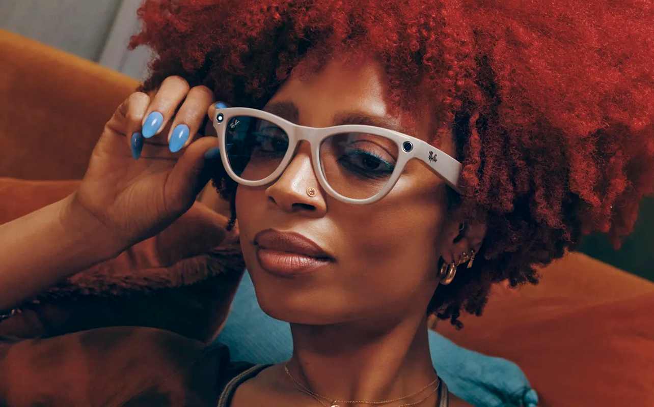 Woman wearing Ray-Ban Meta Skyler AI glasses.