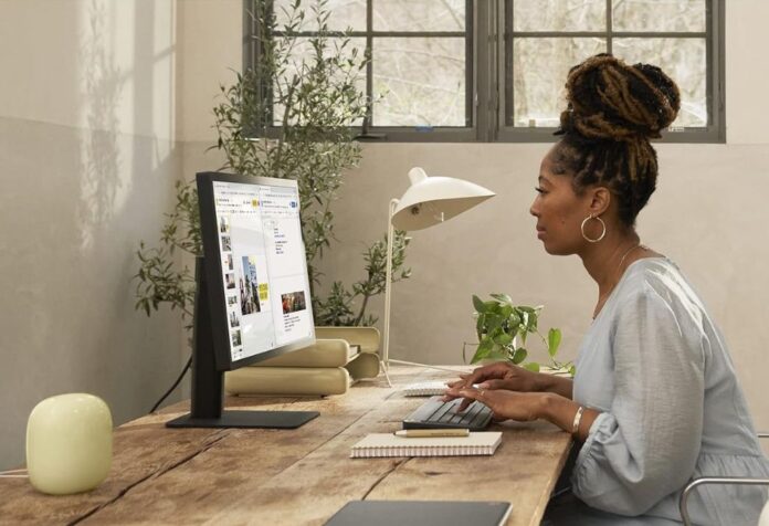 A women working on her computer.