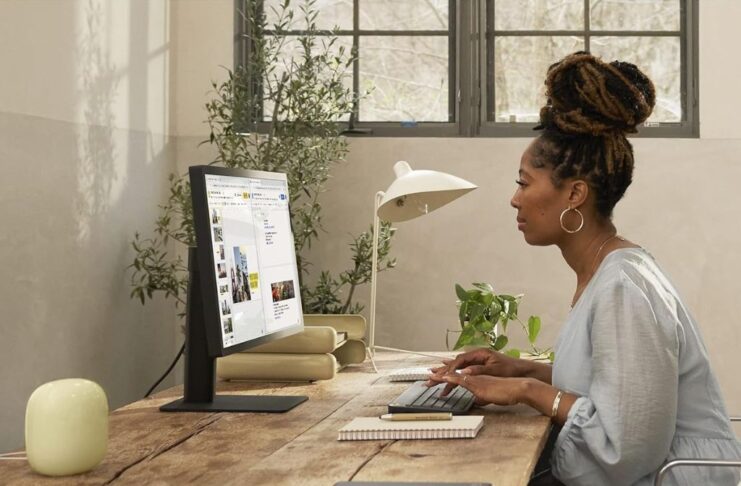 A women working on her computer.