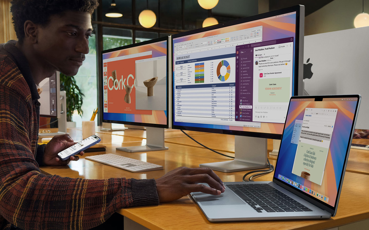Multiple displays connected to a MacBook